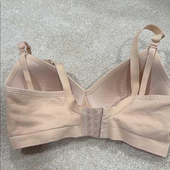 Seamless Nude Bra - Picture 3 of 3